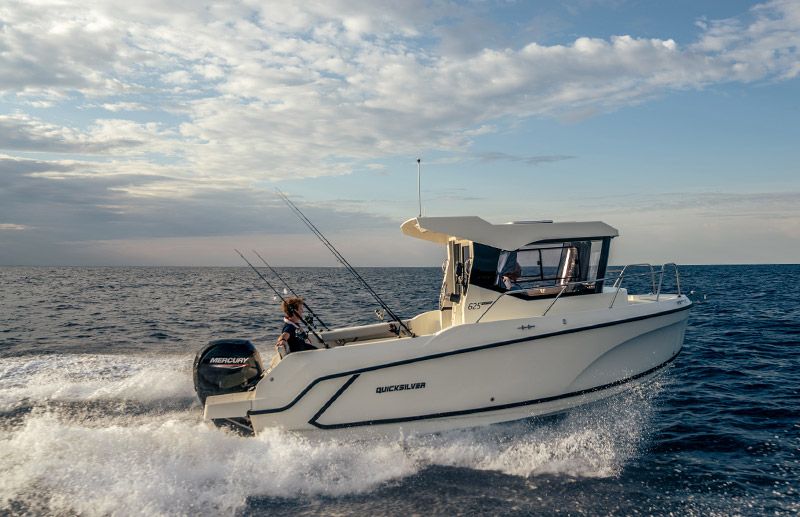 Quicksilver 625 Pilothouse photo 1