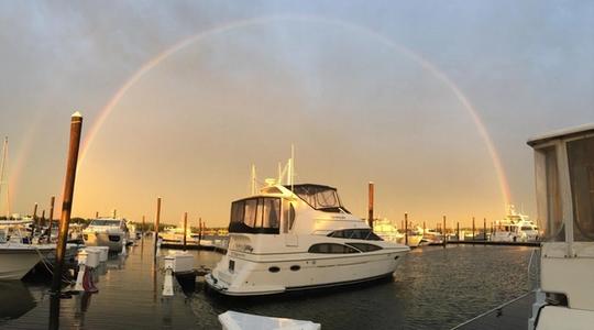 2005 Carver Yachts 39 Motor Yacht