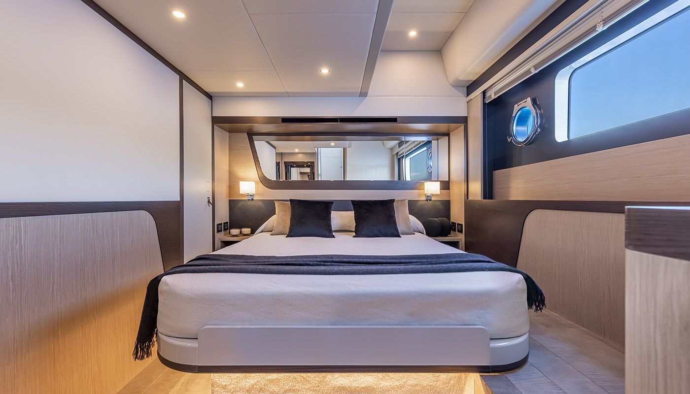 2023 Absolute Yachts 48 Coupe