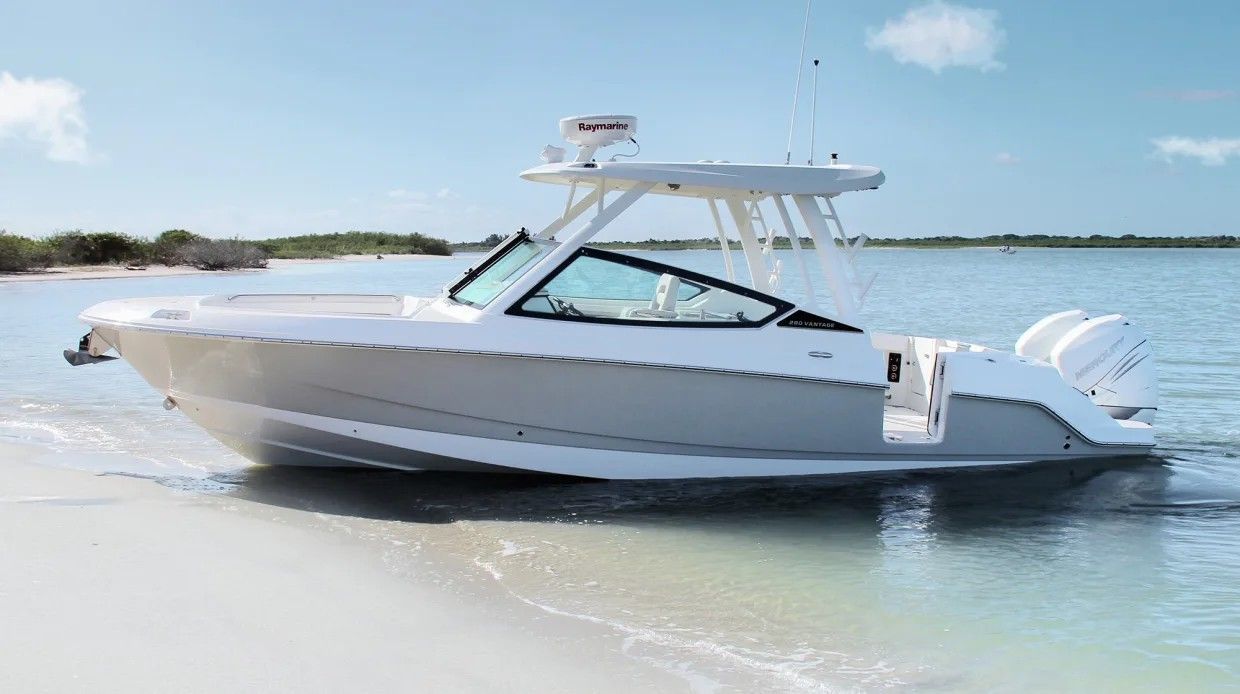 2022 Boston Whaler 280 Vantage