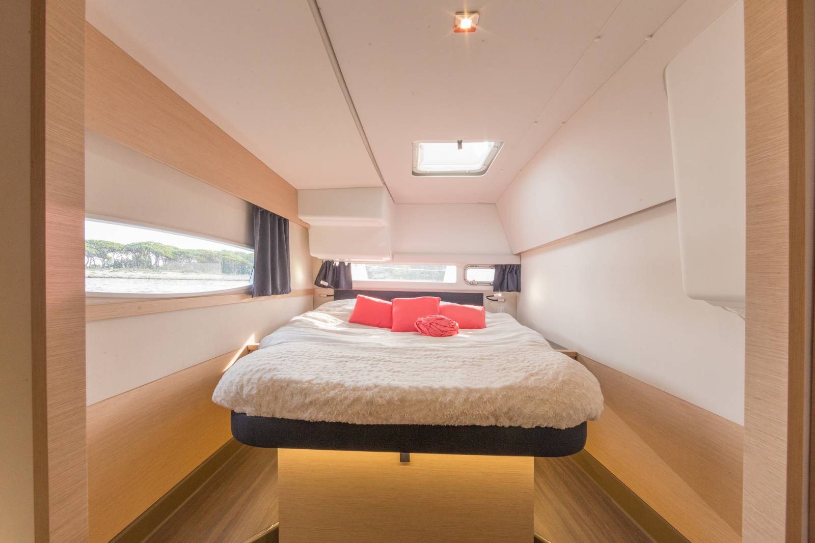 2016 Fountaine Pajot Helia 44