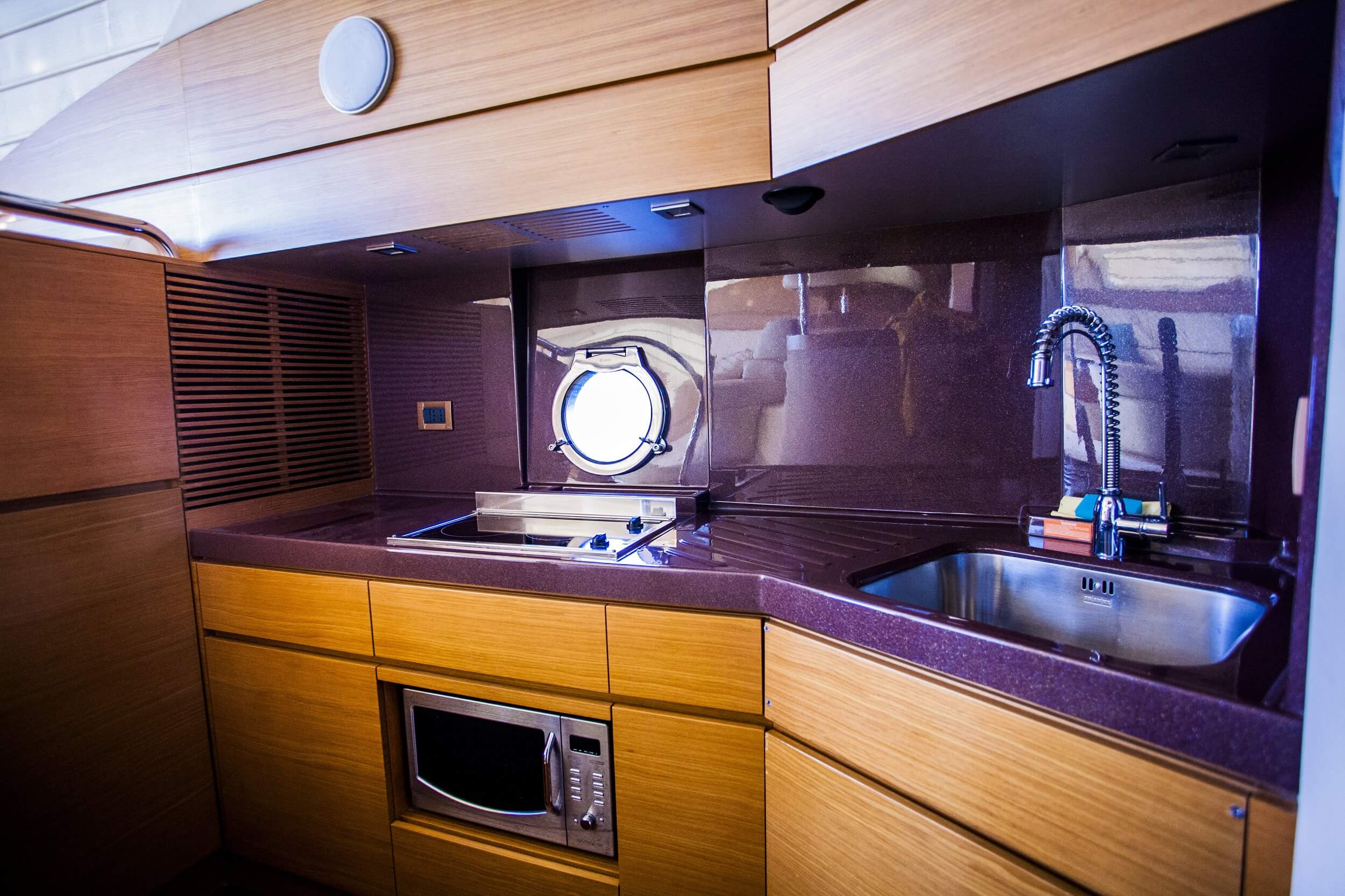 2010 Azimut Yachts 43 Fly