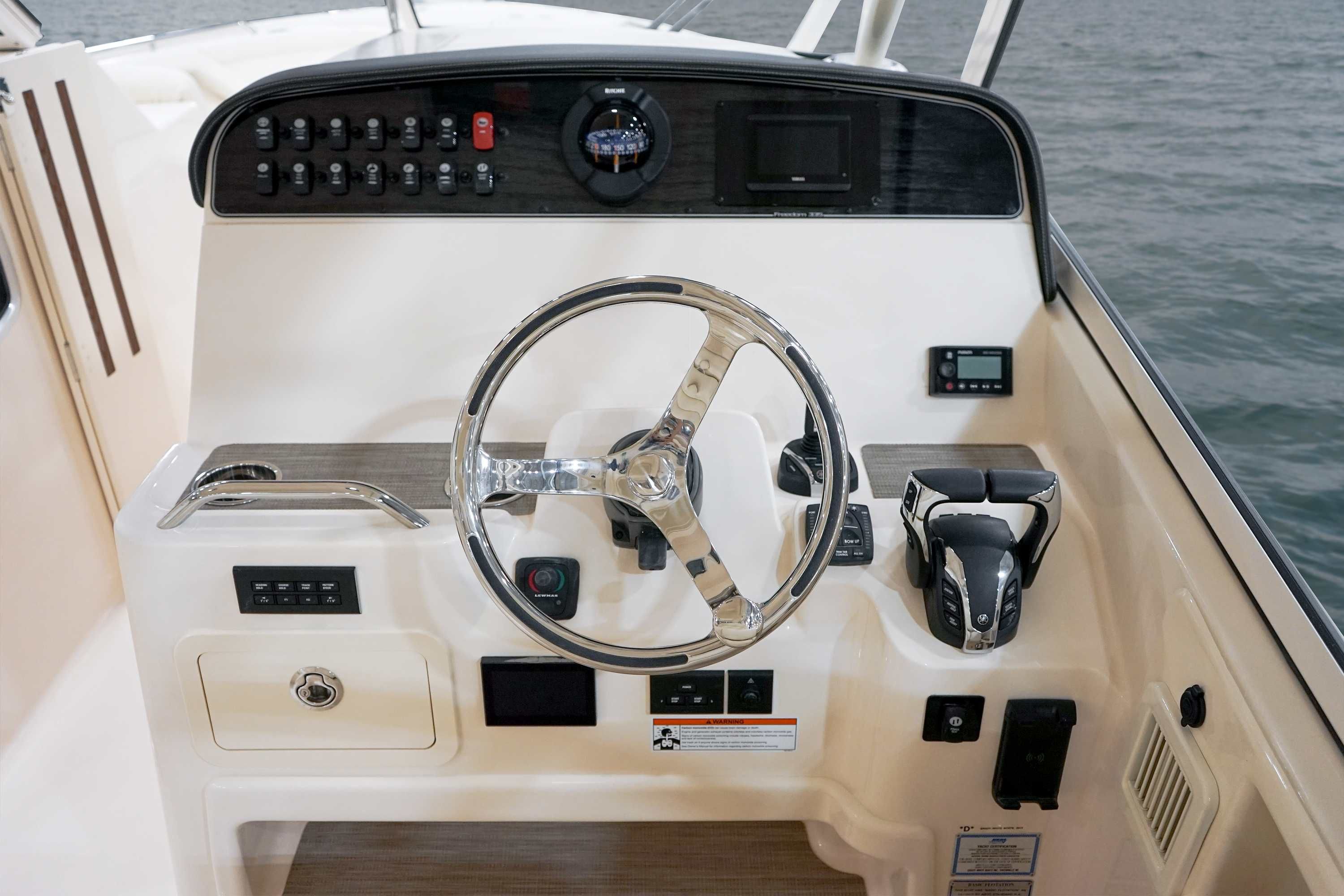 2022 Grady-White Freedom 335