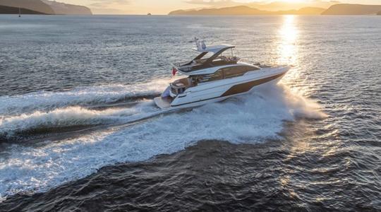 2012 Fairline Squadron 58