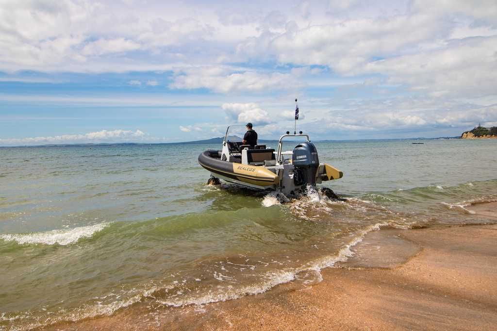 2020 Sealegs 7.5M Amphibious RIB 