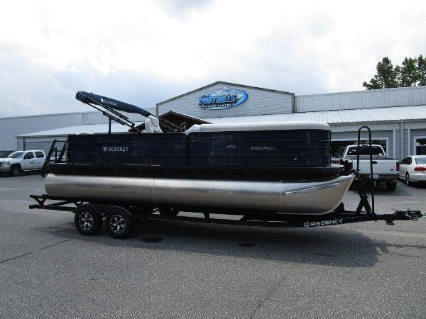 2021 Godfrey Pontoon Boats SW 2286 SFL GTP 27 in.