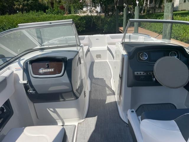2018 Chaparral Boats 250 Suncoast