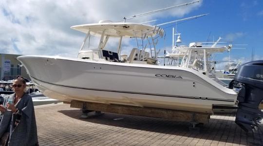 2016 Cobia Boats 344 Center Console
