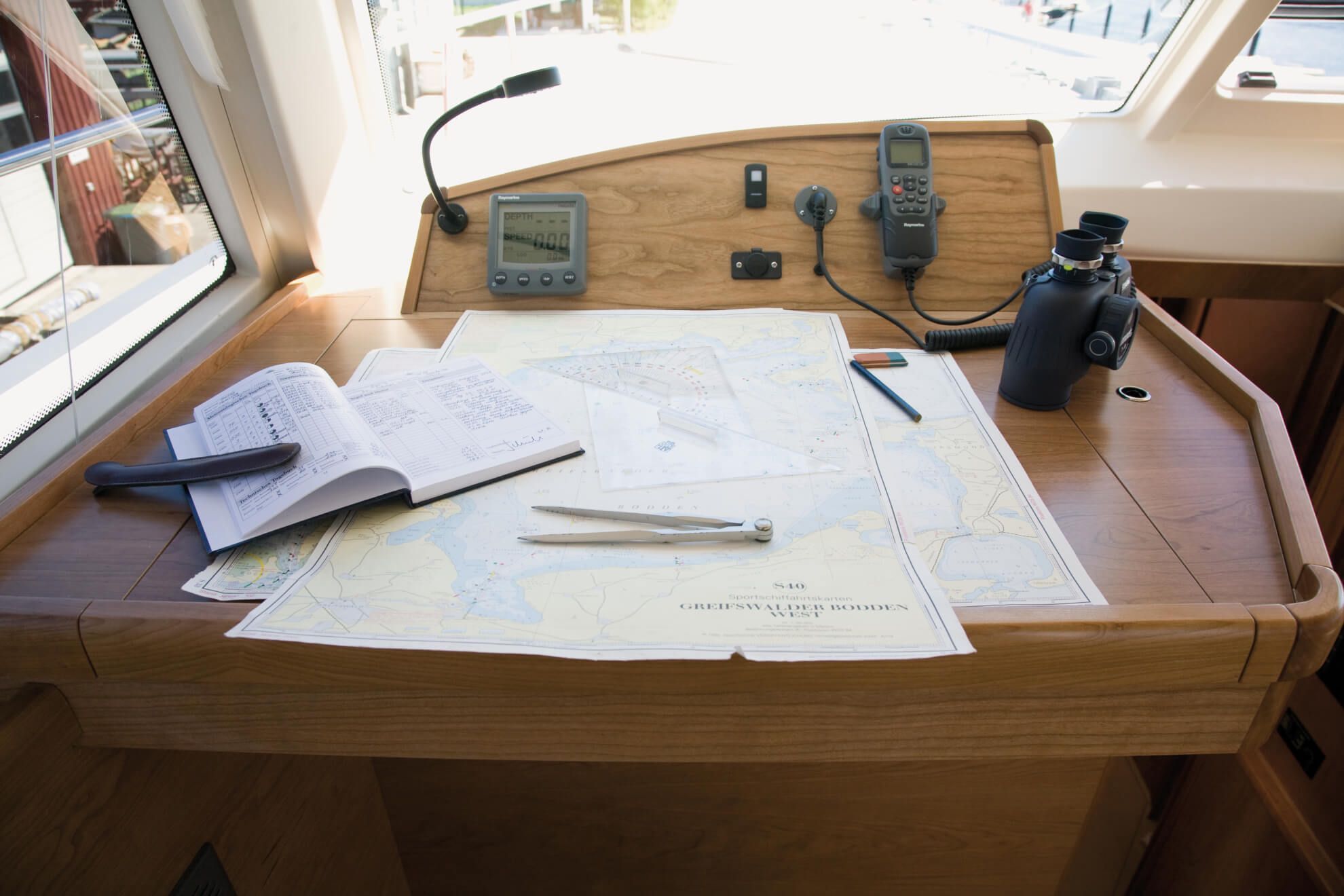 2022 Moody Yachts Decksaloon 45