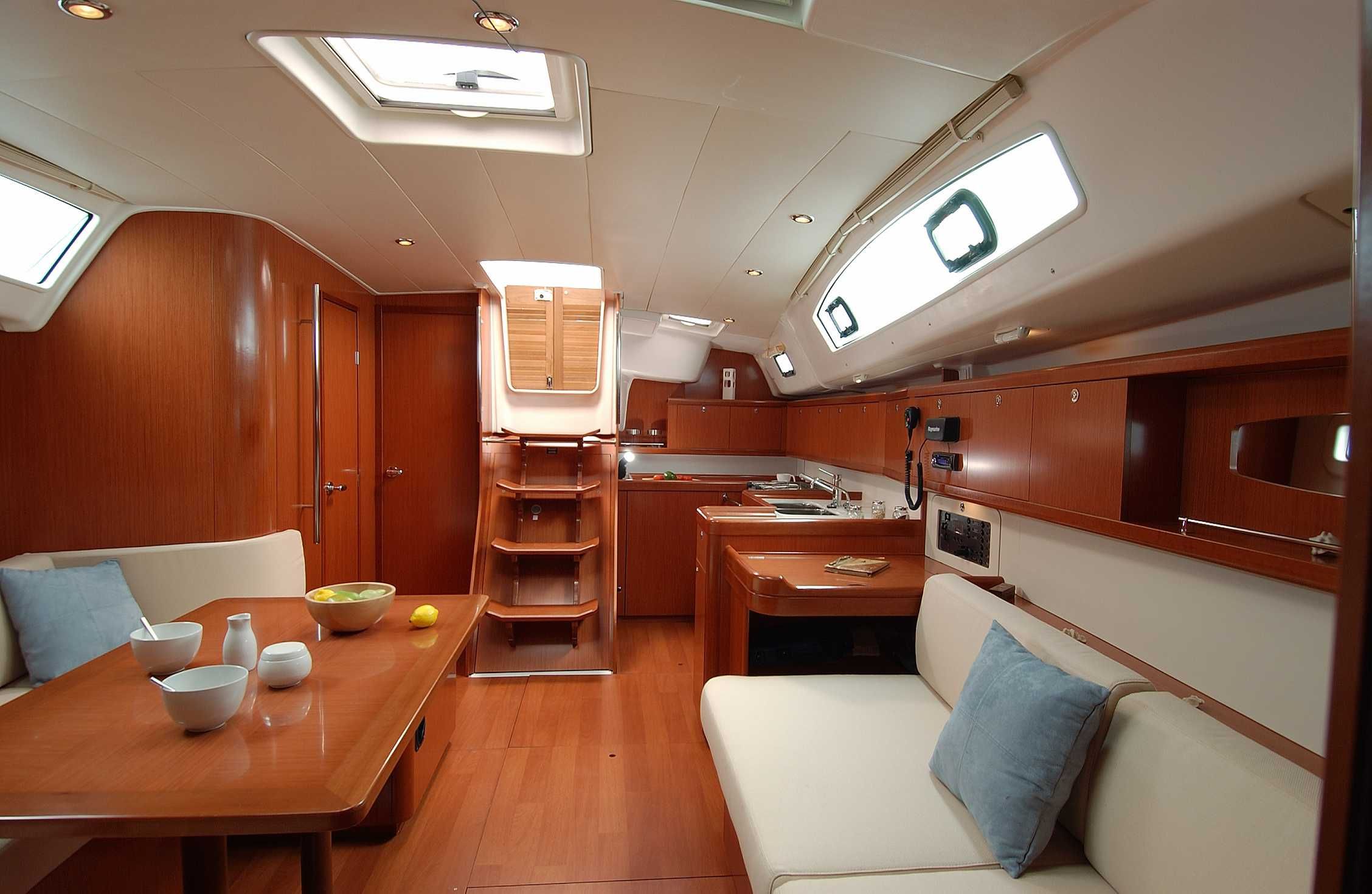 2010 Beneteau Oceanis 43