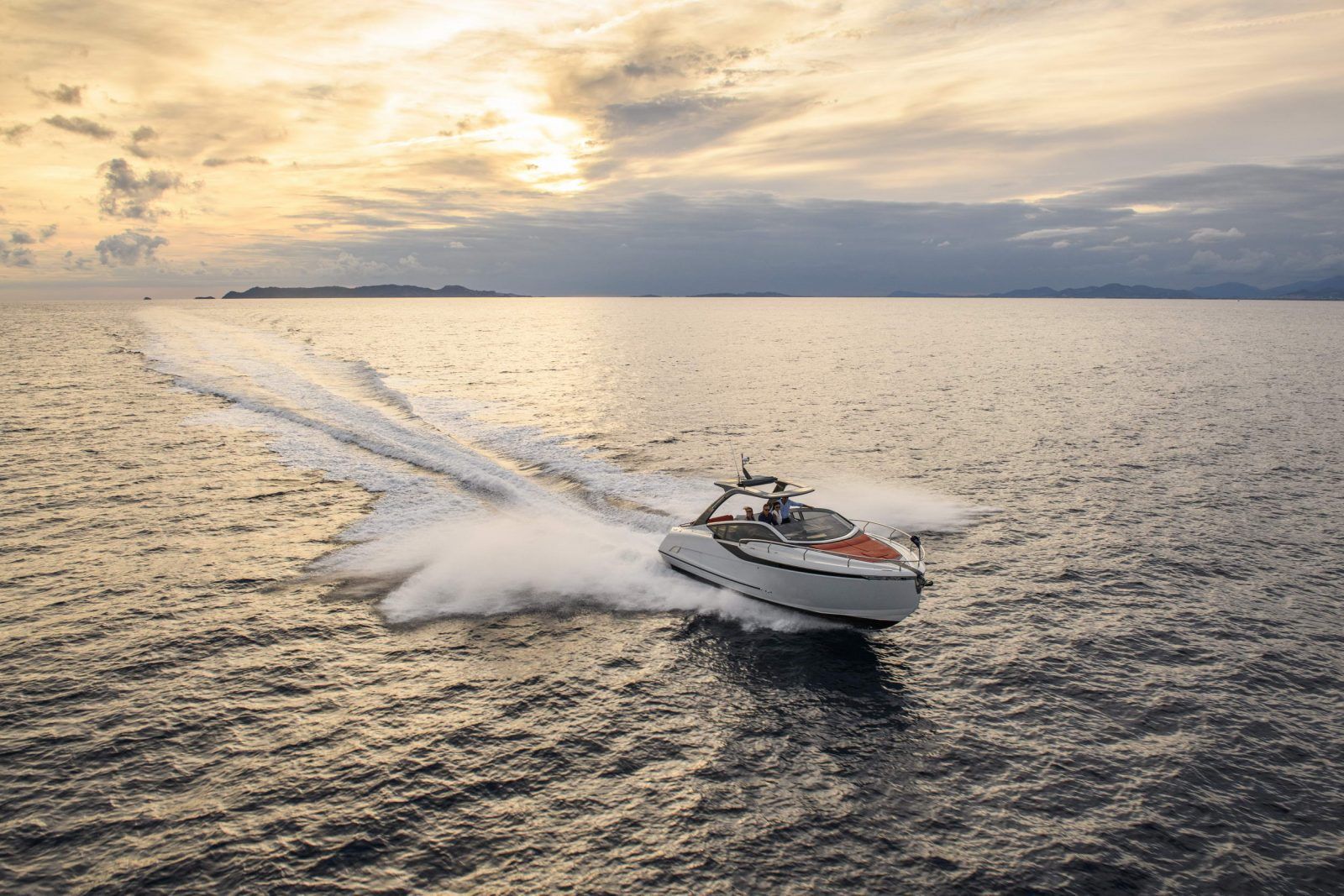 2020 Fairline F-Line 33