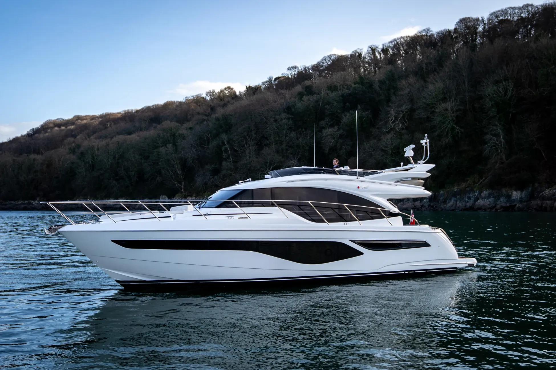 2022 Princess Yachts F55