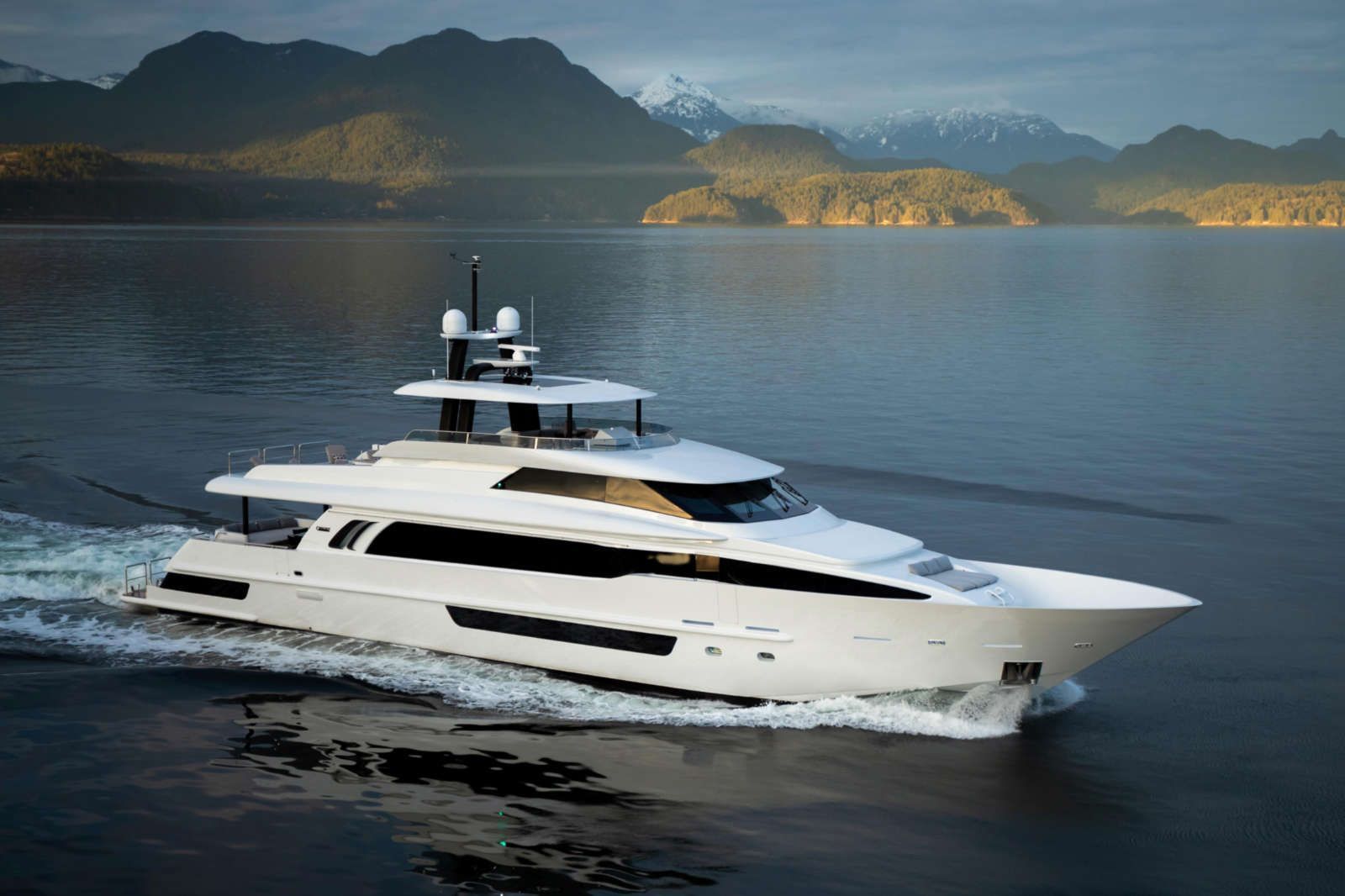2020 Crescent Yachts 117