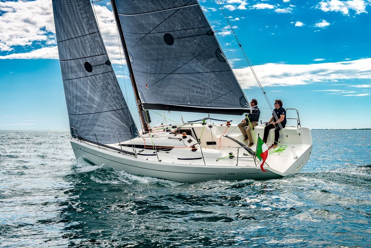 2015 Italia Yachts IY 9.98