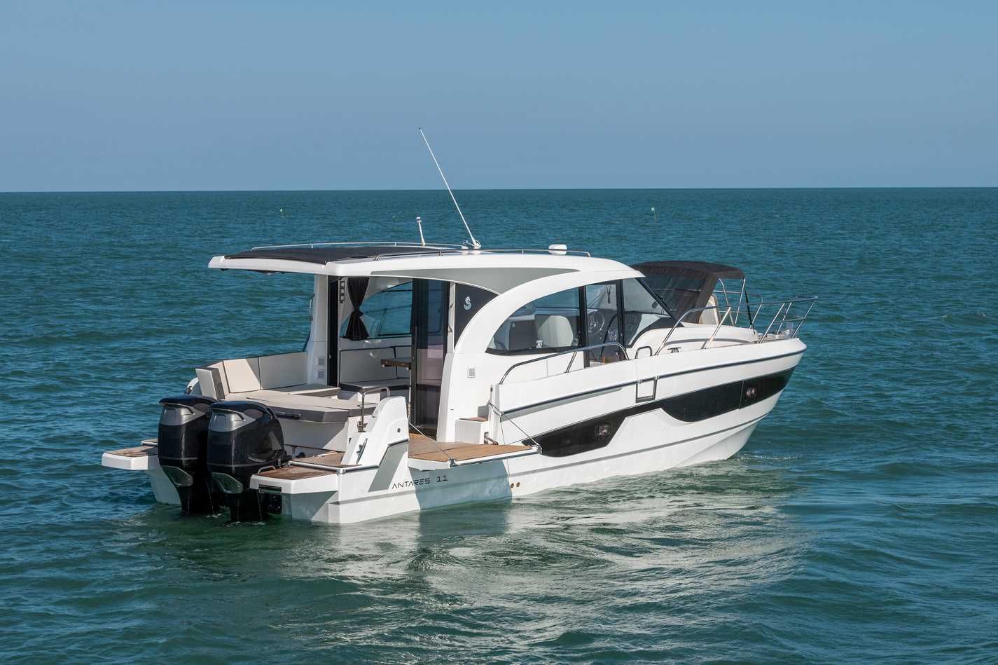 2020 Beneteau Antares 11