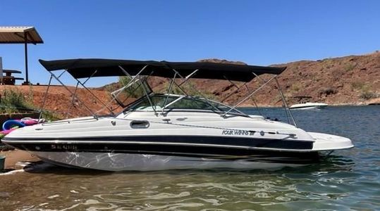 2005 Four Winns Funship 234