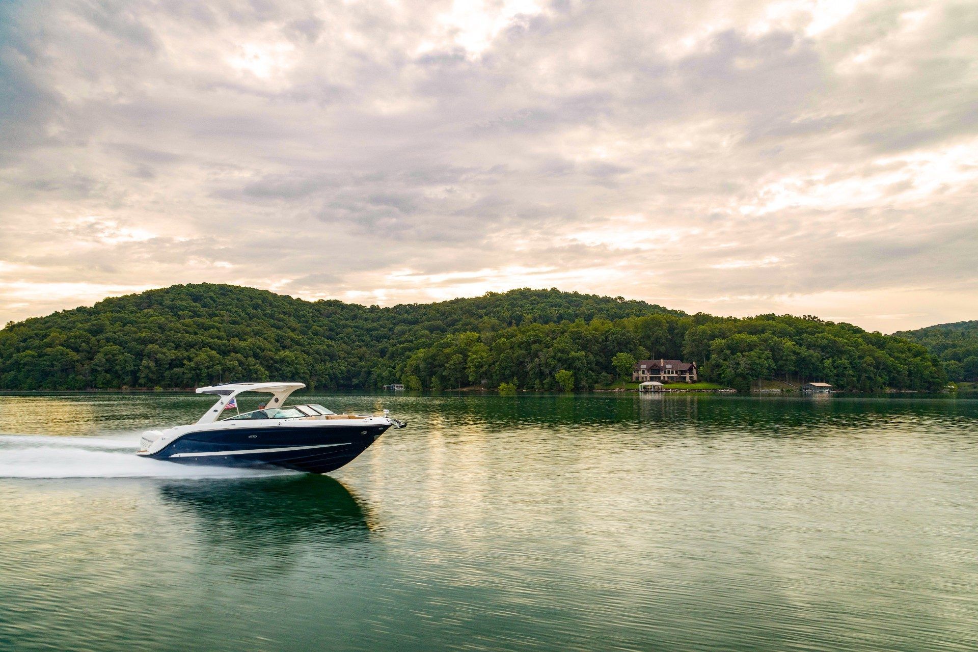 2023 Sea Ray SLX 310 Outboard