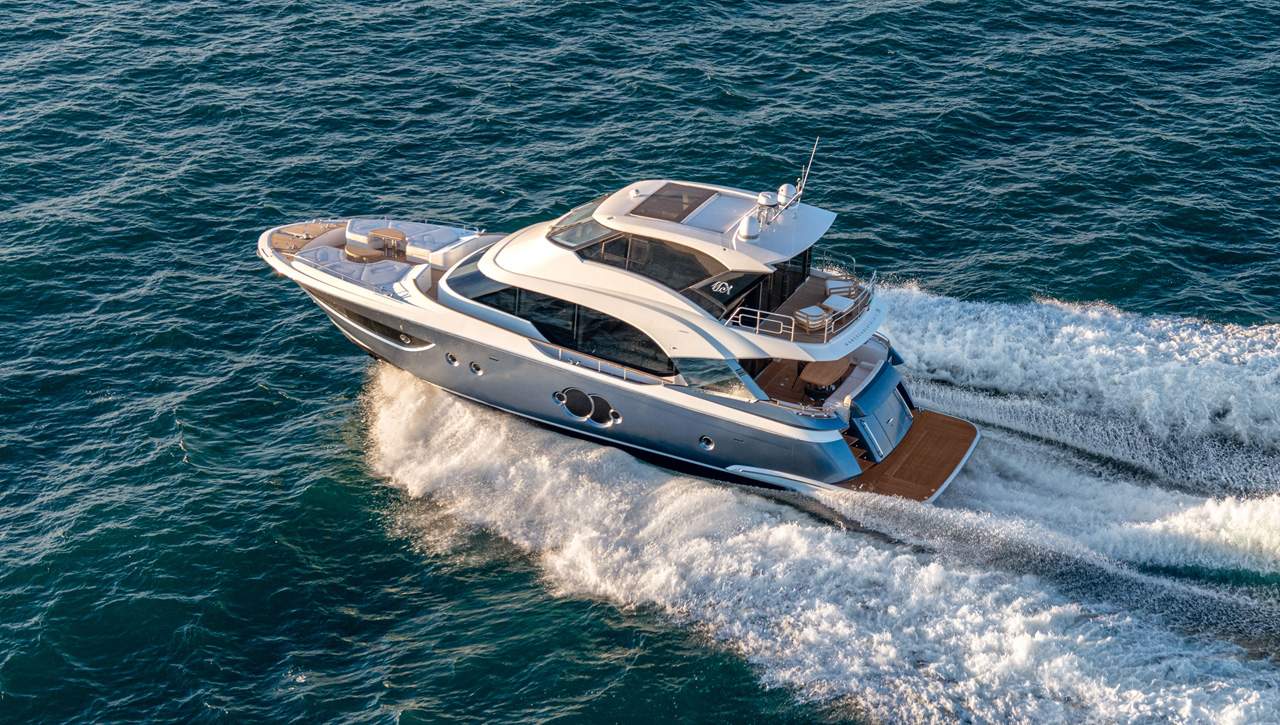2020 Monte Carlo Yachts MCY 70 Skylounge