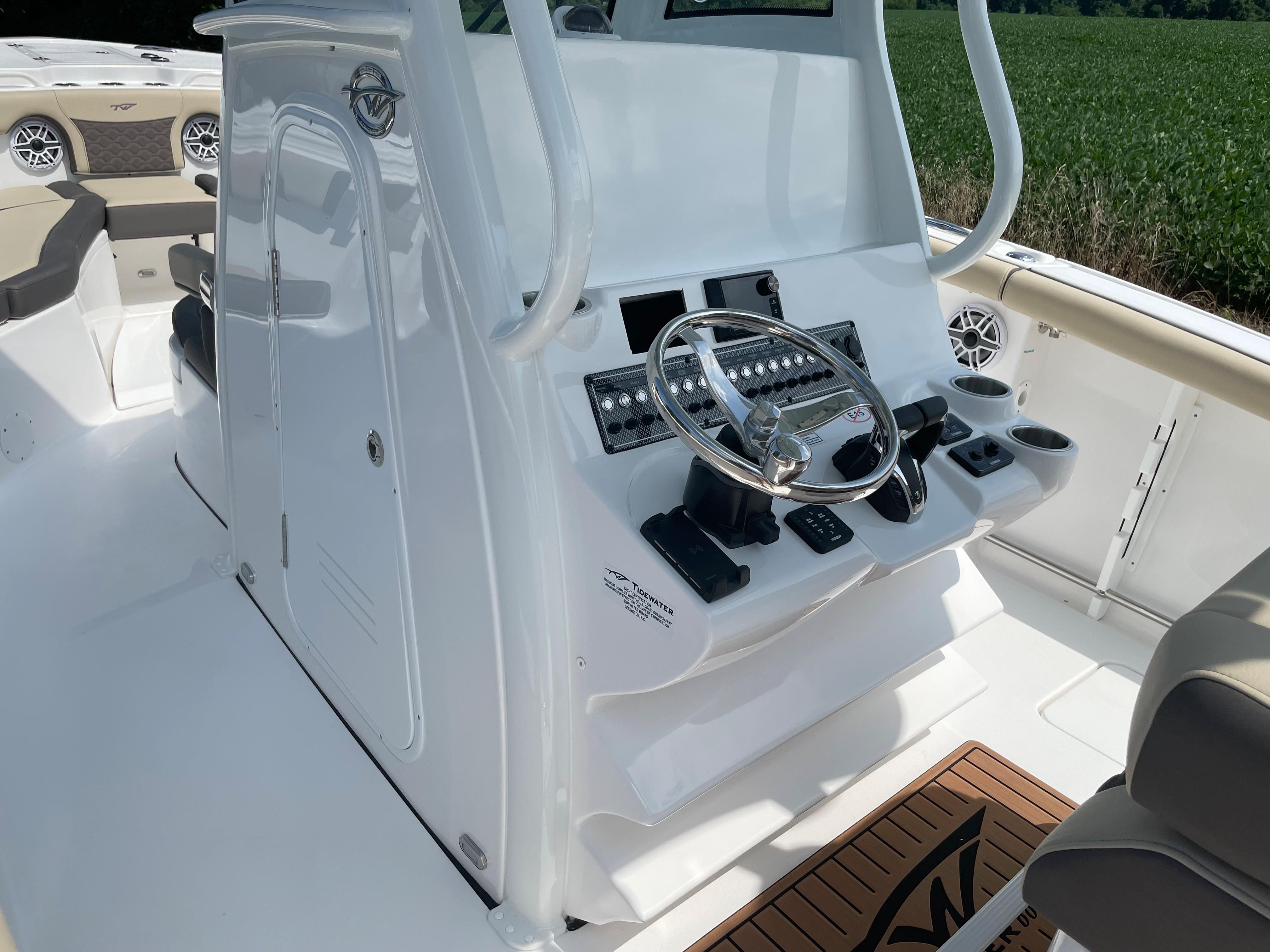 2022 Tidewater Boats 292 CC Adventure