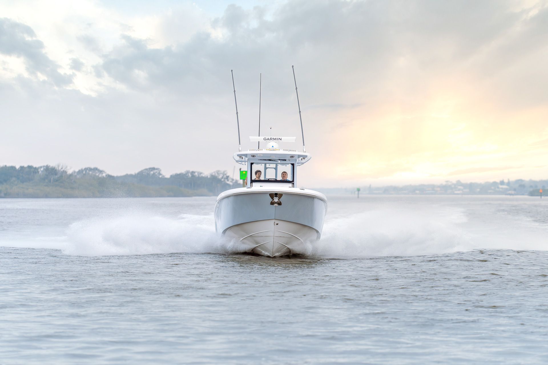 2024 Everglades 335 CC