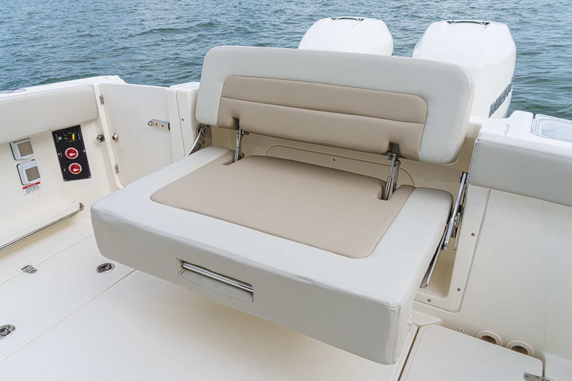 2022 Boston Whaler 280 Vantage