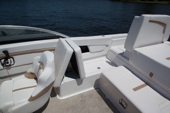 2022 Four Winns Horizon 230