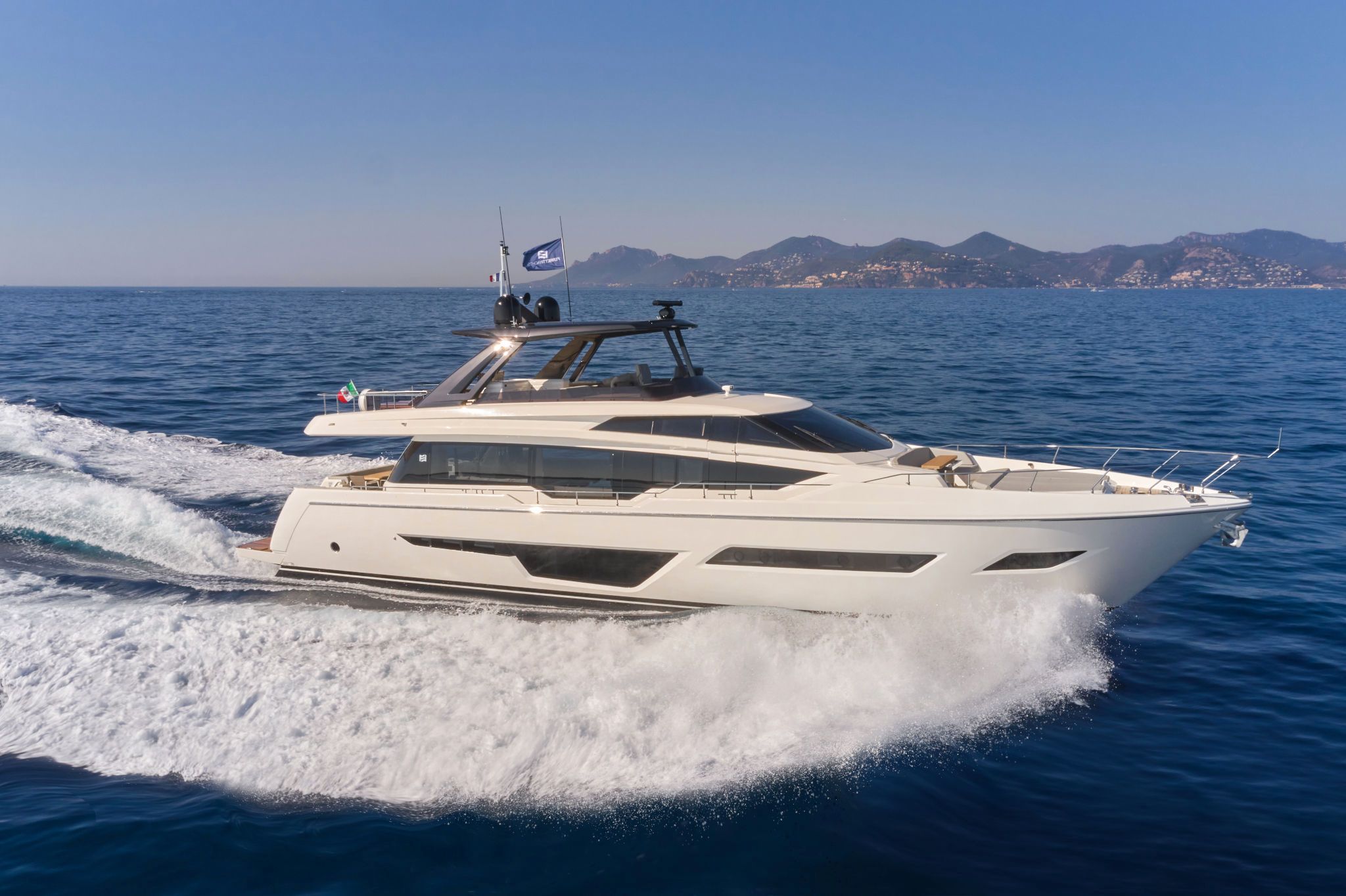 2023 Ferretti Yachts 780