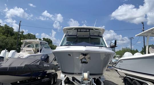 2022 Pursuit Boats Dual Console DC266