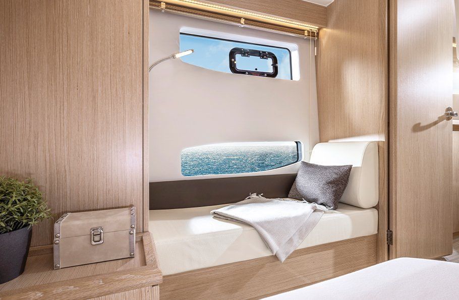 2023 Bavaria Yachts SR33