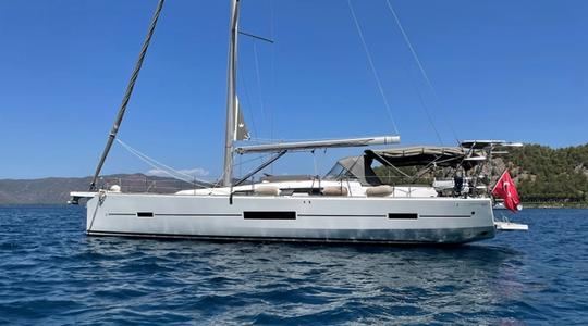 2016 Dufour Yachts 512 Grand Large