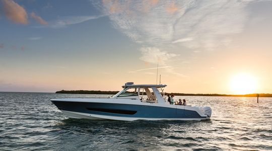 2022 Boston Whaler 420 Outrage