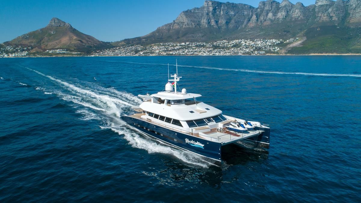 2020 Two Oceans 850E Power Catamaran