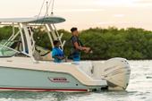 2022 Boston Whaler 240 Vantage