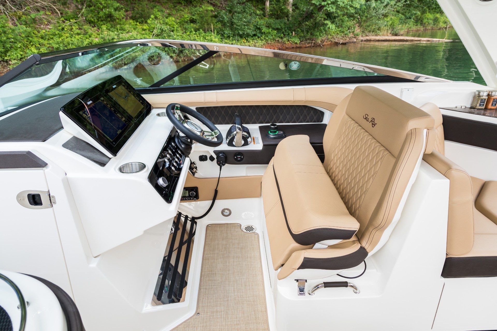 2023 Sea Ray SLX 310 Outboard