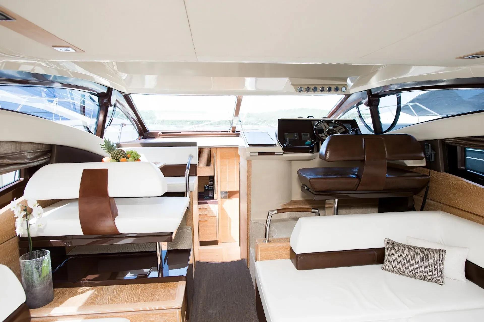2010 Azimut Yachts 47 Fly