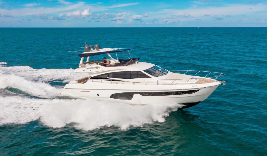 2016 Ferretti Yachts 650