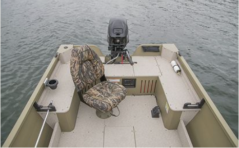 Crestliner 1650 Discovery Tiller aft cockpit with tiller outboard and pedestal seat