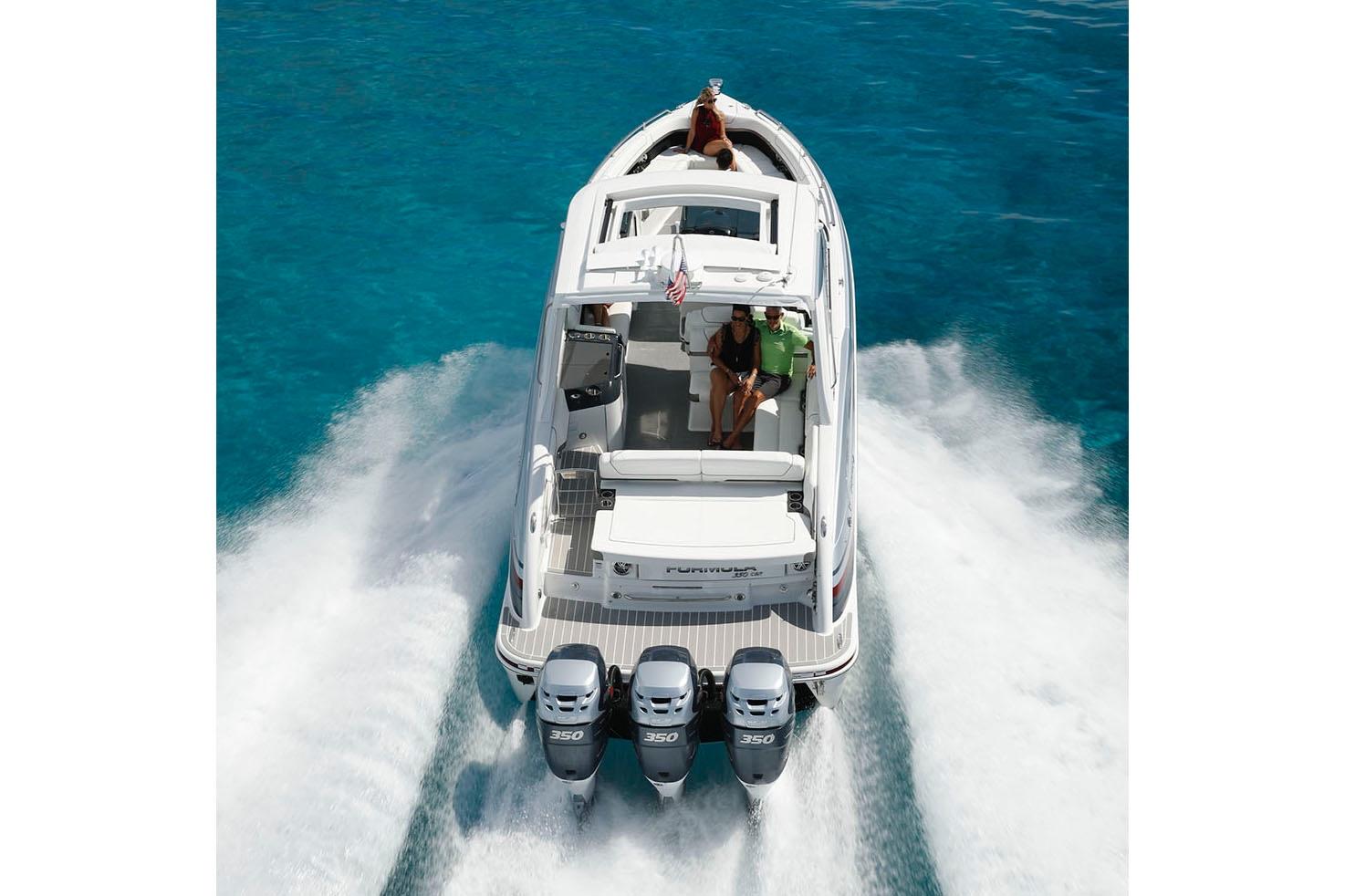 2022 Formula Boats 350 Crossover Bowrider Ob