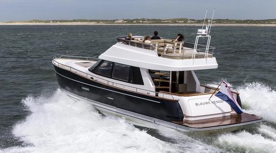 2013 Contest Yachts 52MC Flybridge