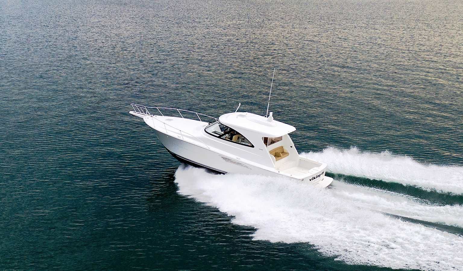 2023 Viking Yachts 44 Sport Coupe