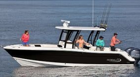 2017 Robalo R302 Center Console