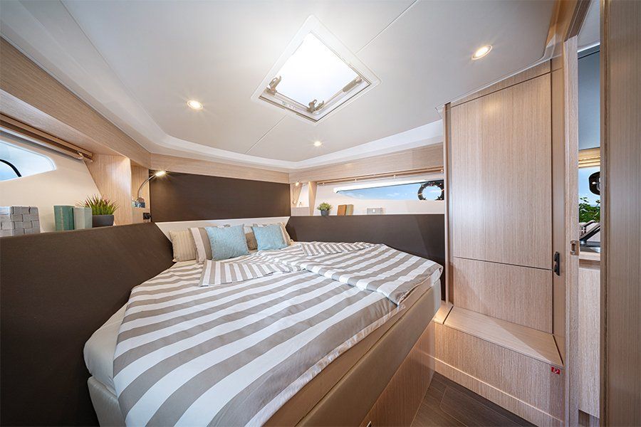 2022 Bavaria Yachts SR36