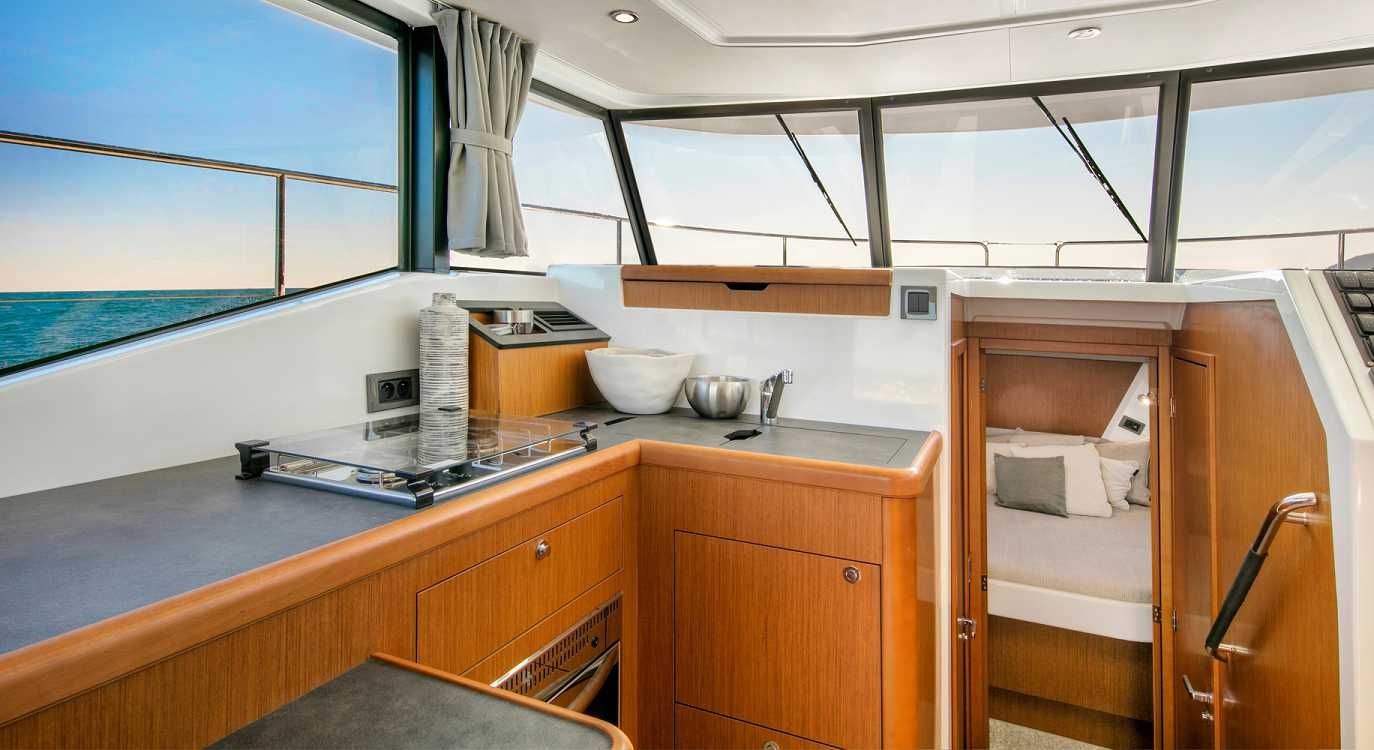 2022 Beneteau Swift Trawler 35