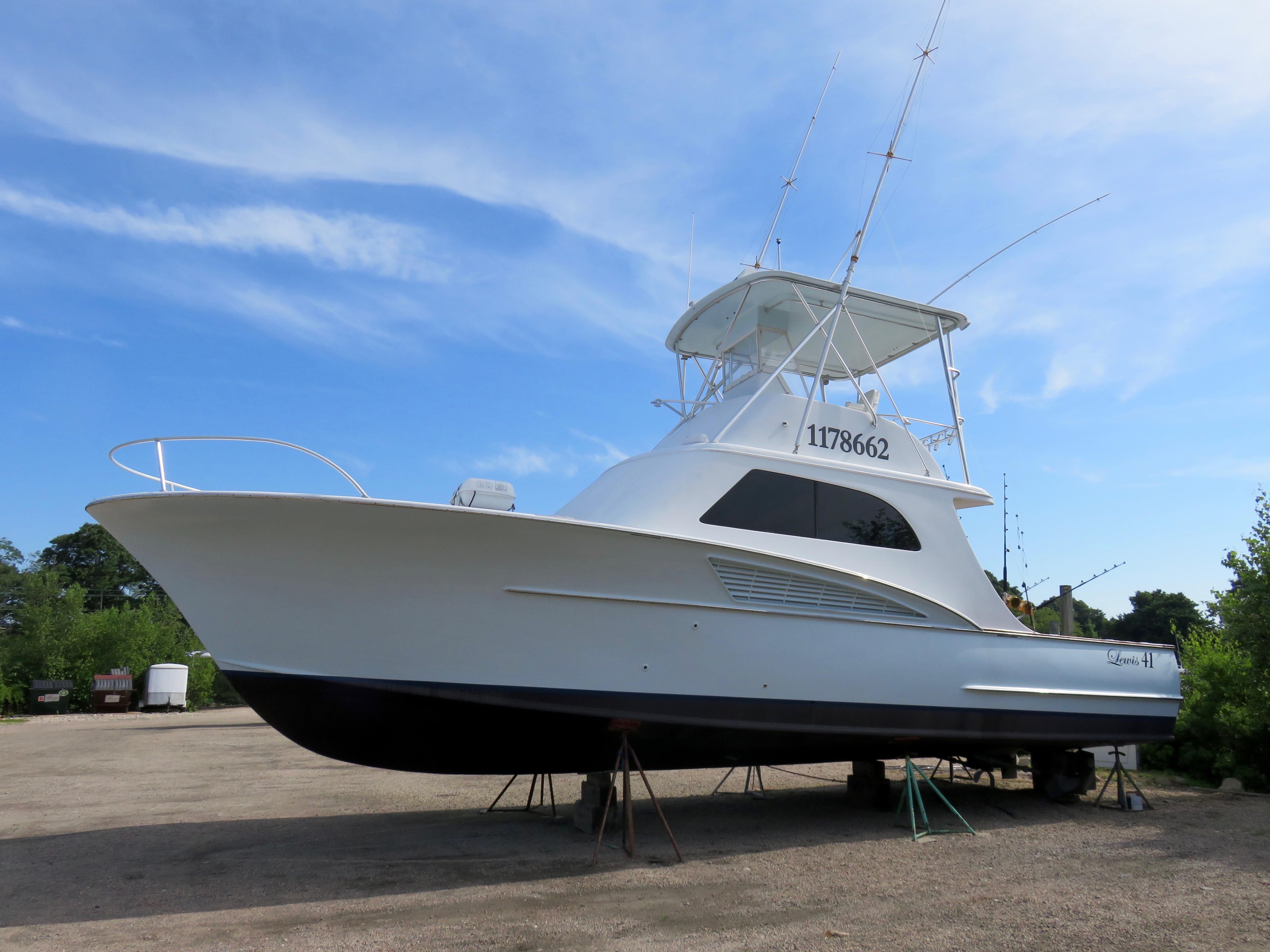 2013 Custom Carolina  Lewis Brothers 41 Flybridge Sportfish