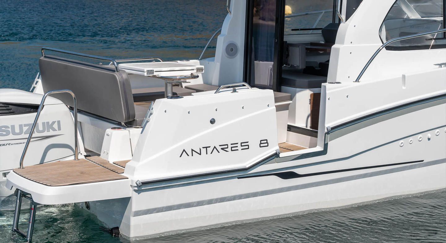 2022 Beneteau Antares 8