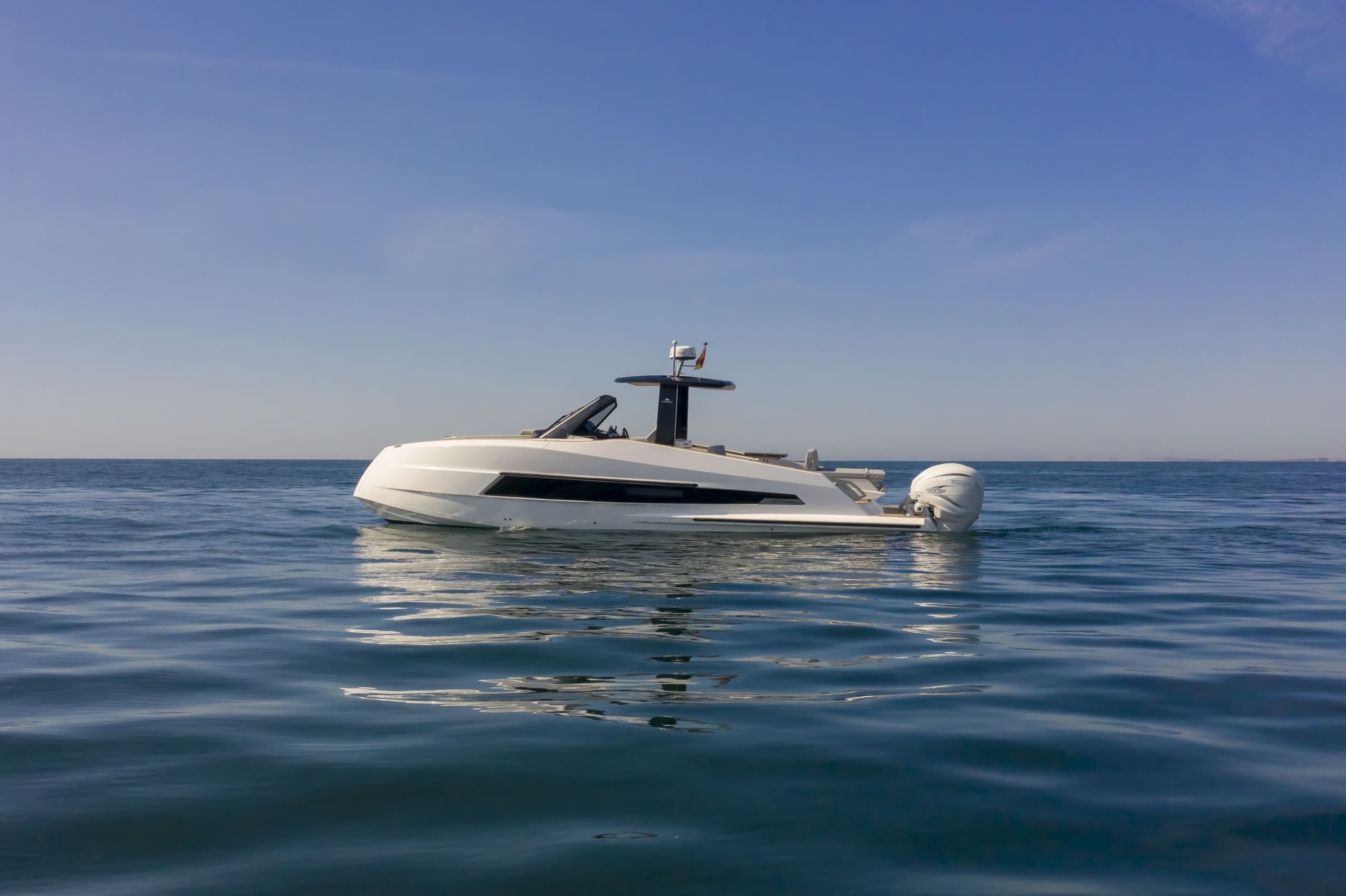 2024 Astondoa 377 Coupe Outboard