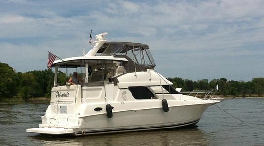 1996 Silverton Yachts Motor Yacht