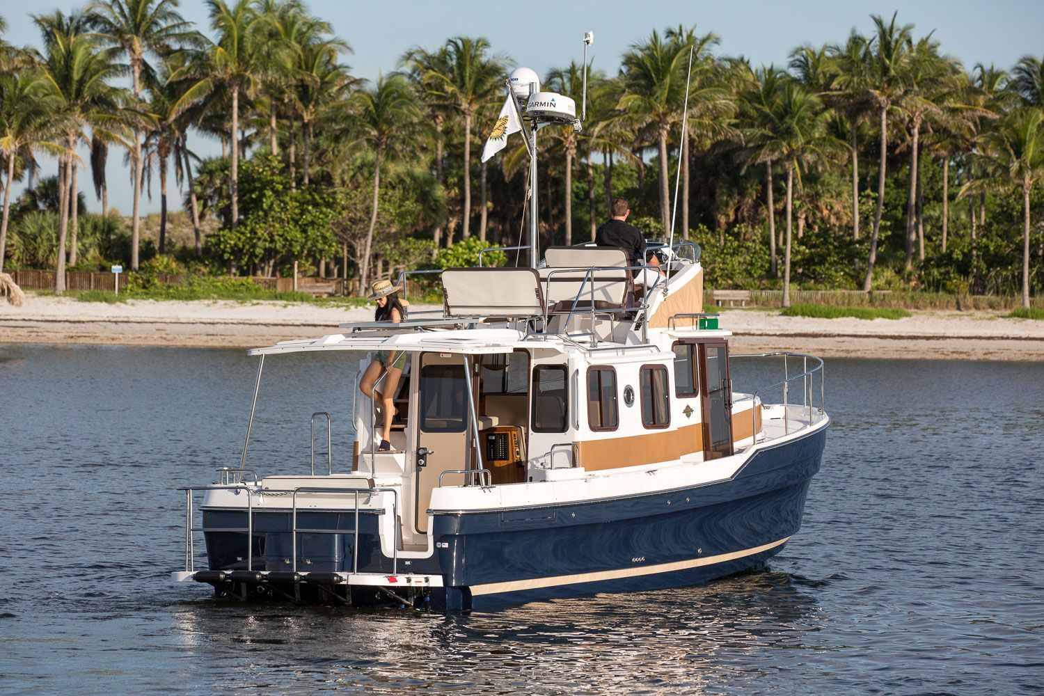 2022 Ranger Tugs R-31 Command Bridge