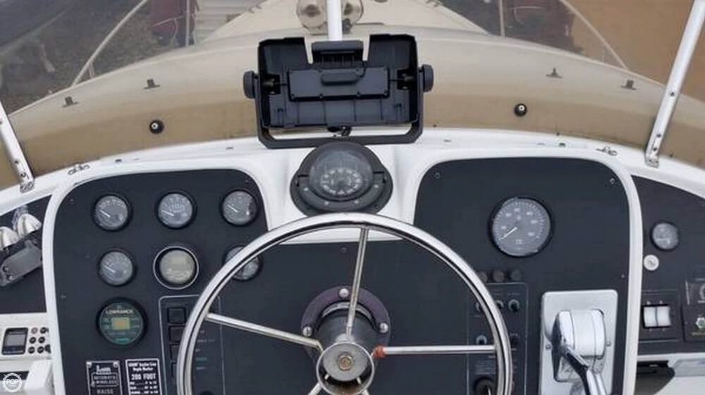 1992 Carver Yachts COMMAND BRIDGE