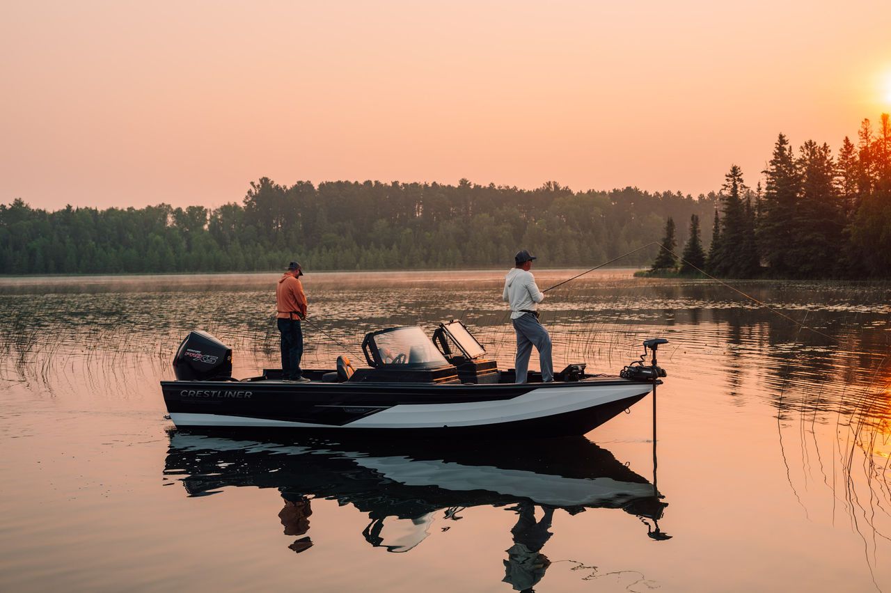 Crestliner 2050 Fish Hawk on the water